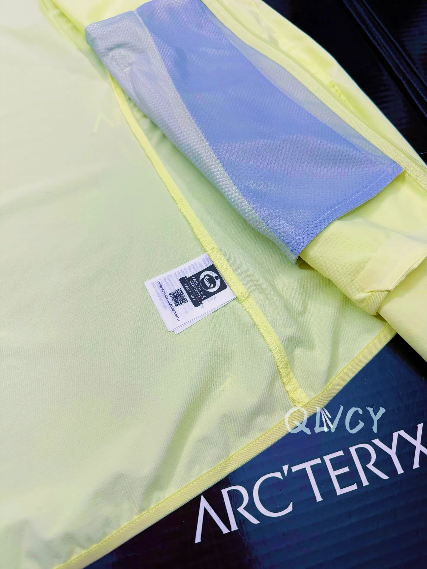 G 44 Arcteryx GAMMA LIGHTWEIGHT HOODY Breathable UPF 75+ 、 Same Style 。 🔍 • ： ， 、Breathable ， “ ” 。 • ： Fortius™ 2.0 ， 、 ， Breathable ， • ： ◦ ， ， 。 ◦ ， ， 、leggings 。 ◦ （ Purple ）， ， 。 • ： 、 、 ， 。 💡 • Size： Size ， 。 • ： ◦ ： T / ， ， Sneakers Boots。 ◦ ： 、 ， 。 • ： ， ， 。